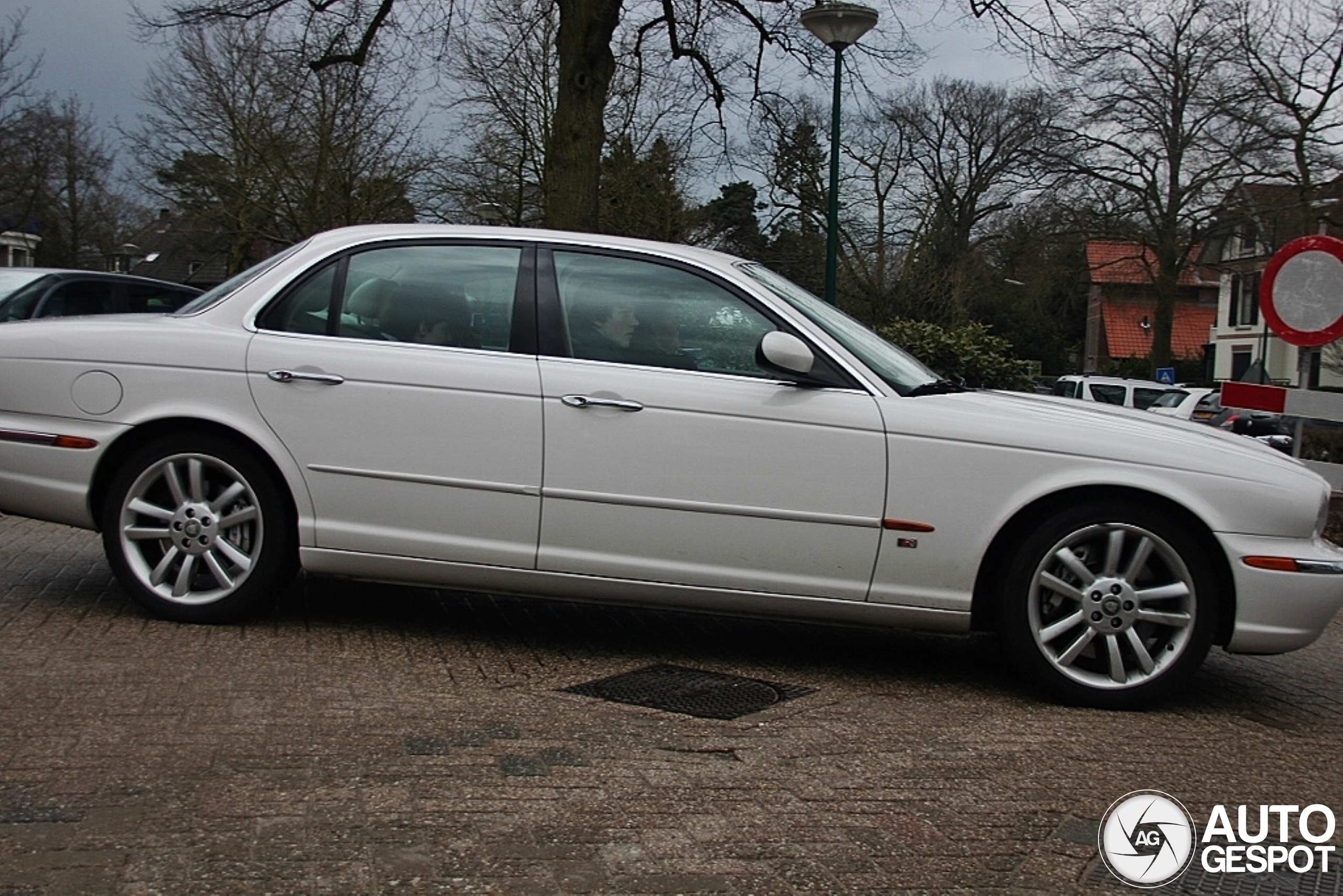 Jaguar XJR