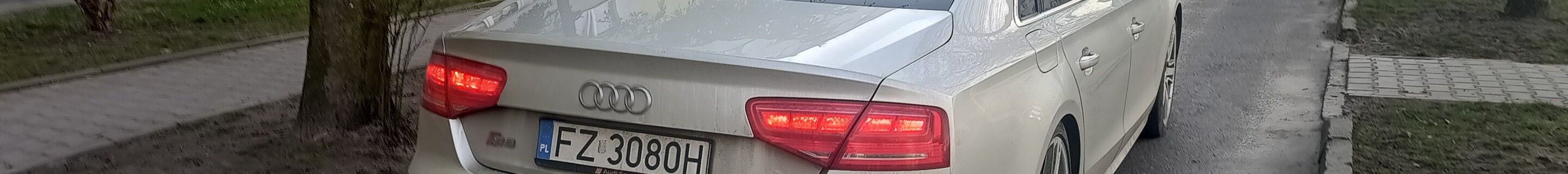 Audi S8 D4