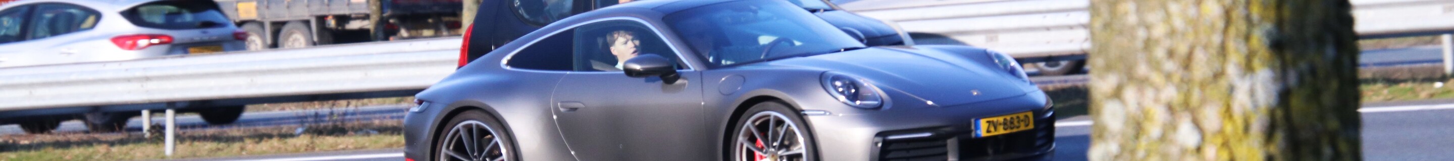 Porsche 992 Carrera 4S