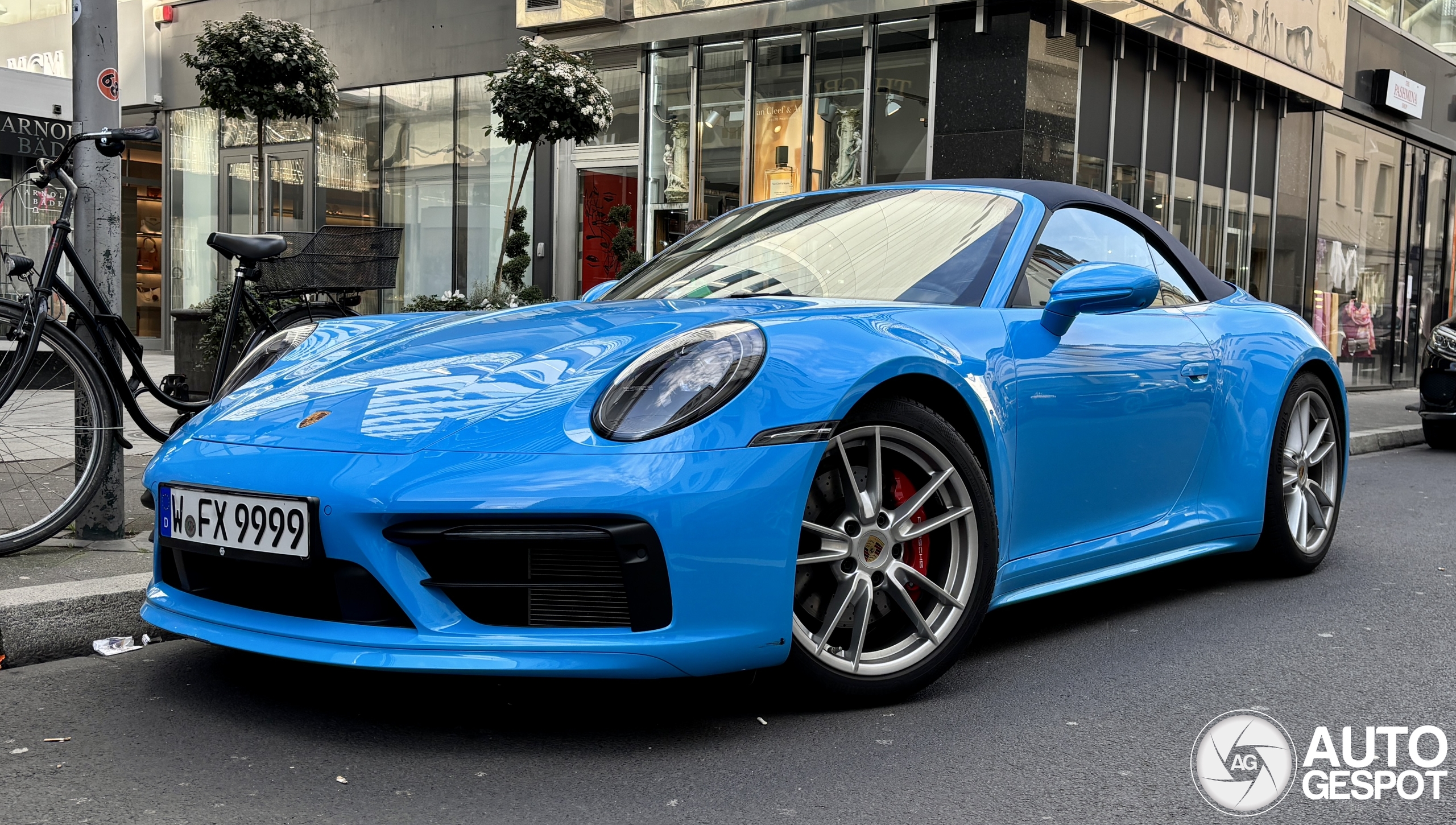 Porsche 992 Carrera 4S Cabriolet