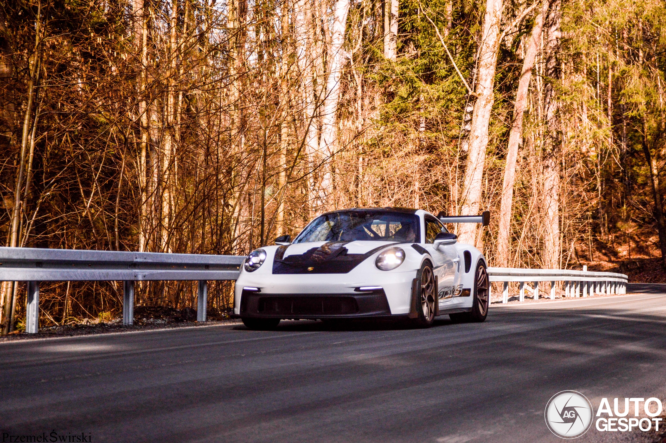 Porsche 992 GT3 RS Weissach Package