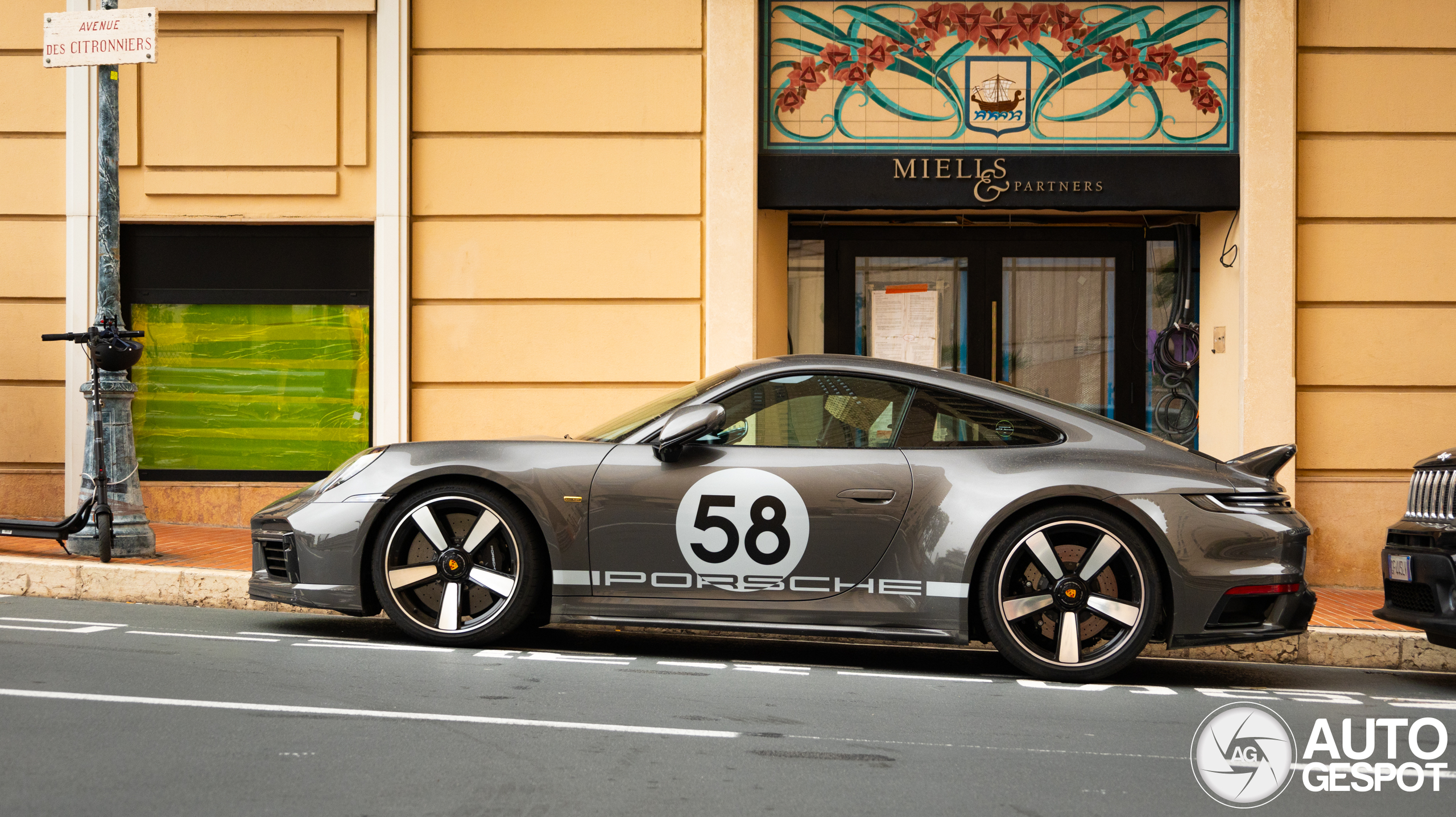 Porsche 992 Sport Classic