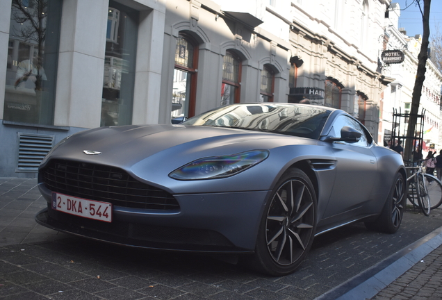 Aston Martin DB11 V8