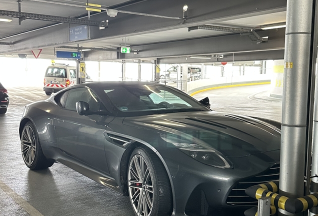 Aston Martin DB12