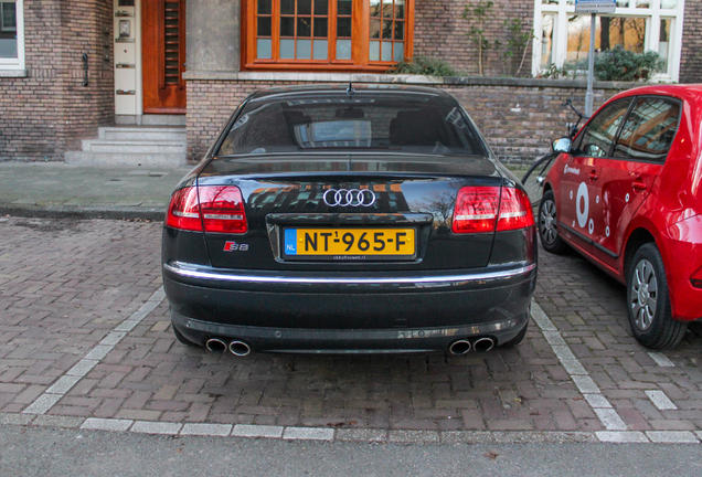Audi S8 D3
