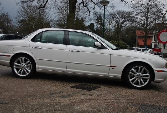 Jaguar XJR