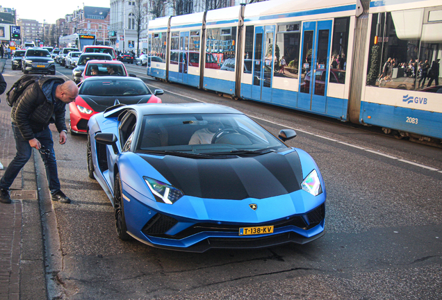 Lamborghini Aventador S LP740-4