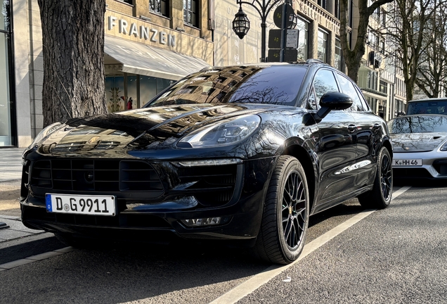 Porsche 95B Macan GTS