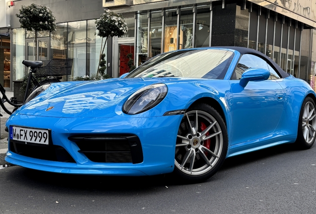 Porsche 992 Carrera 4S Cabriolet