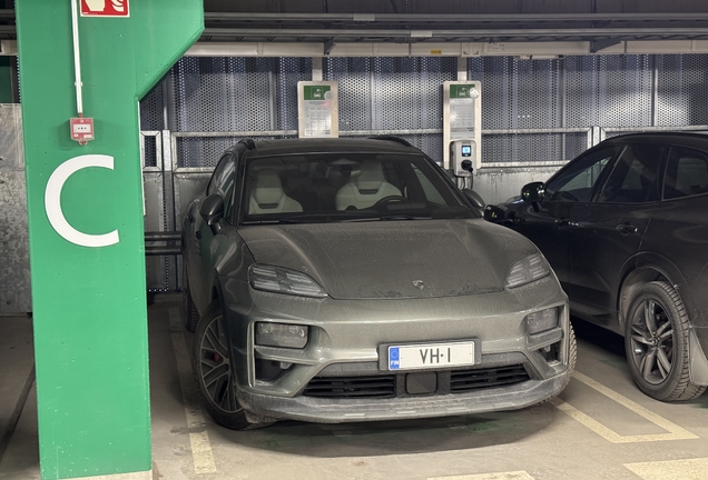 Porsche Macan EV Turbo