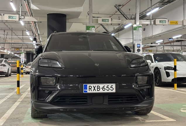 Porsche Macan EV Turbo