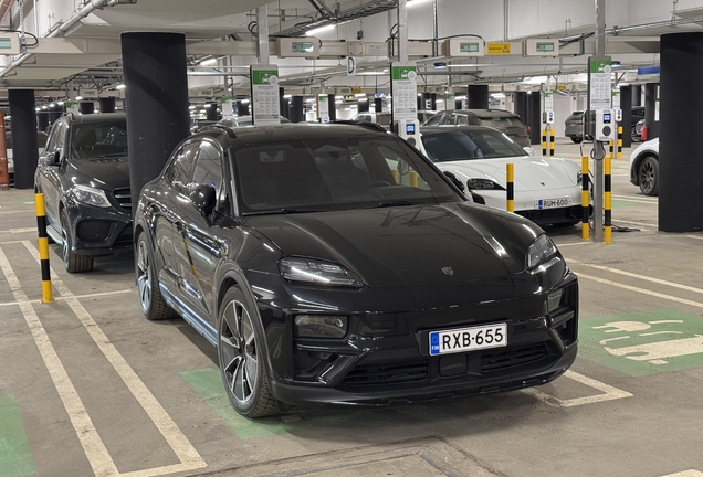 Porsche Macan EV Turbo