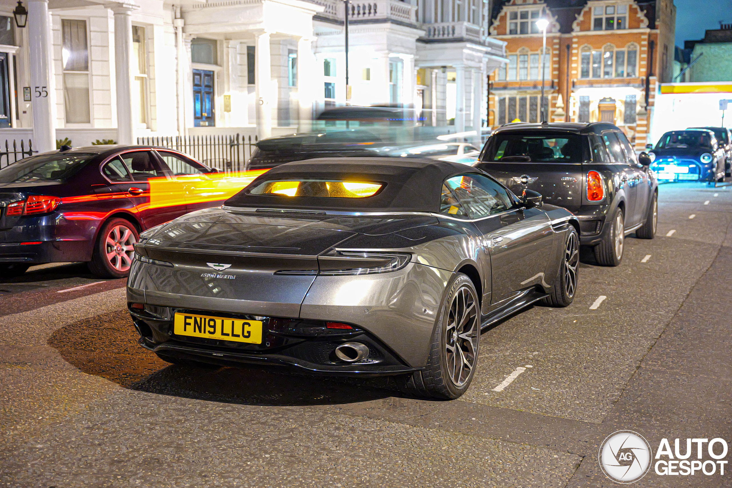 Aston Martin DB11 V8 Volante