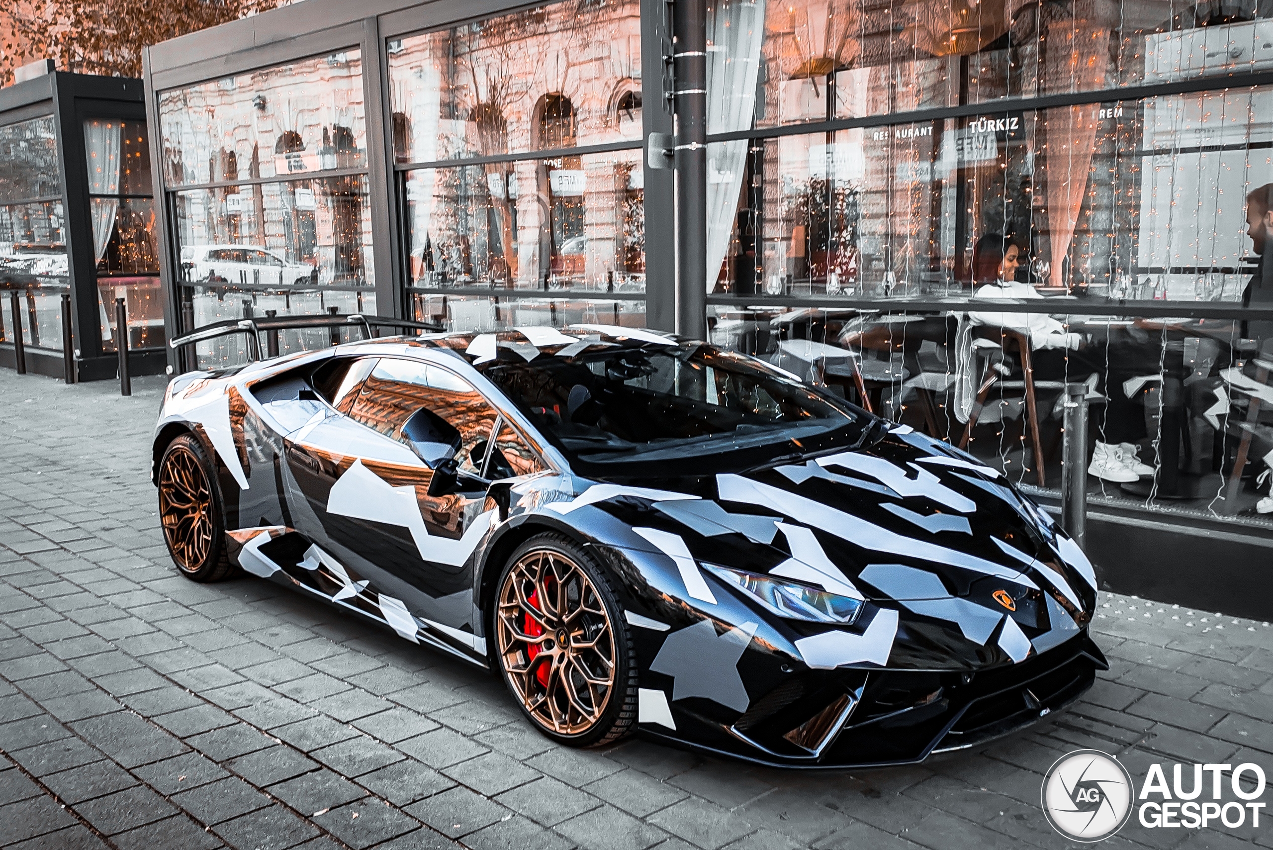 Lamborghini Huracán LP640-4 Performante