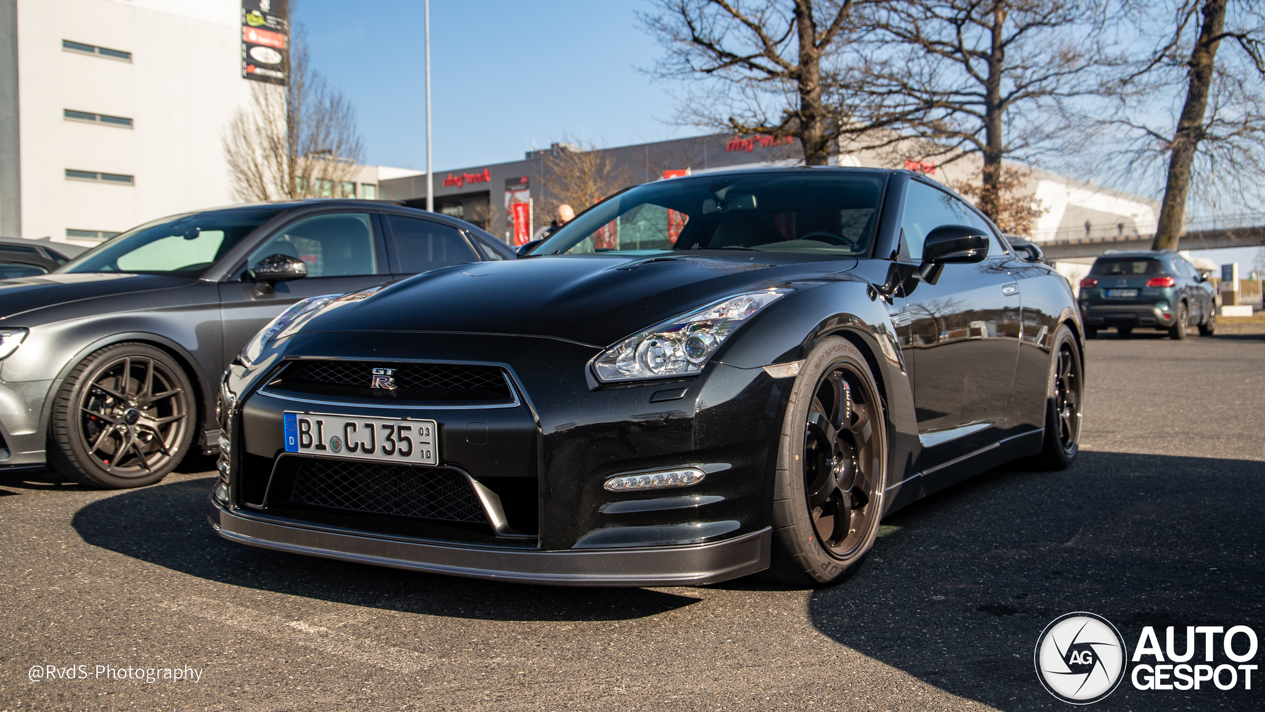 Nissan GT-R 2011