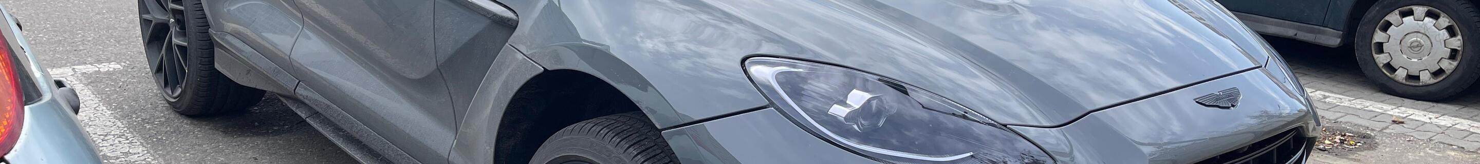 Aston Martin DBX707