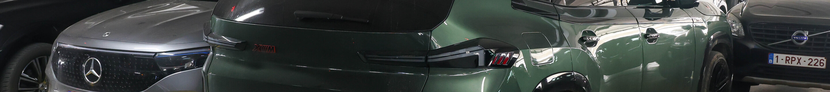BMW XM G09 Label Red