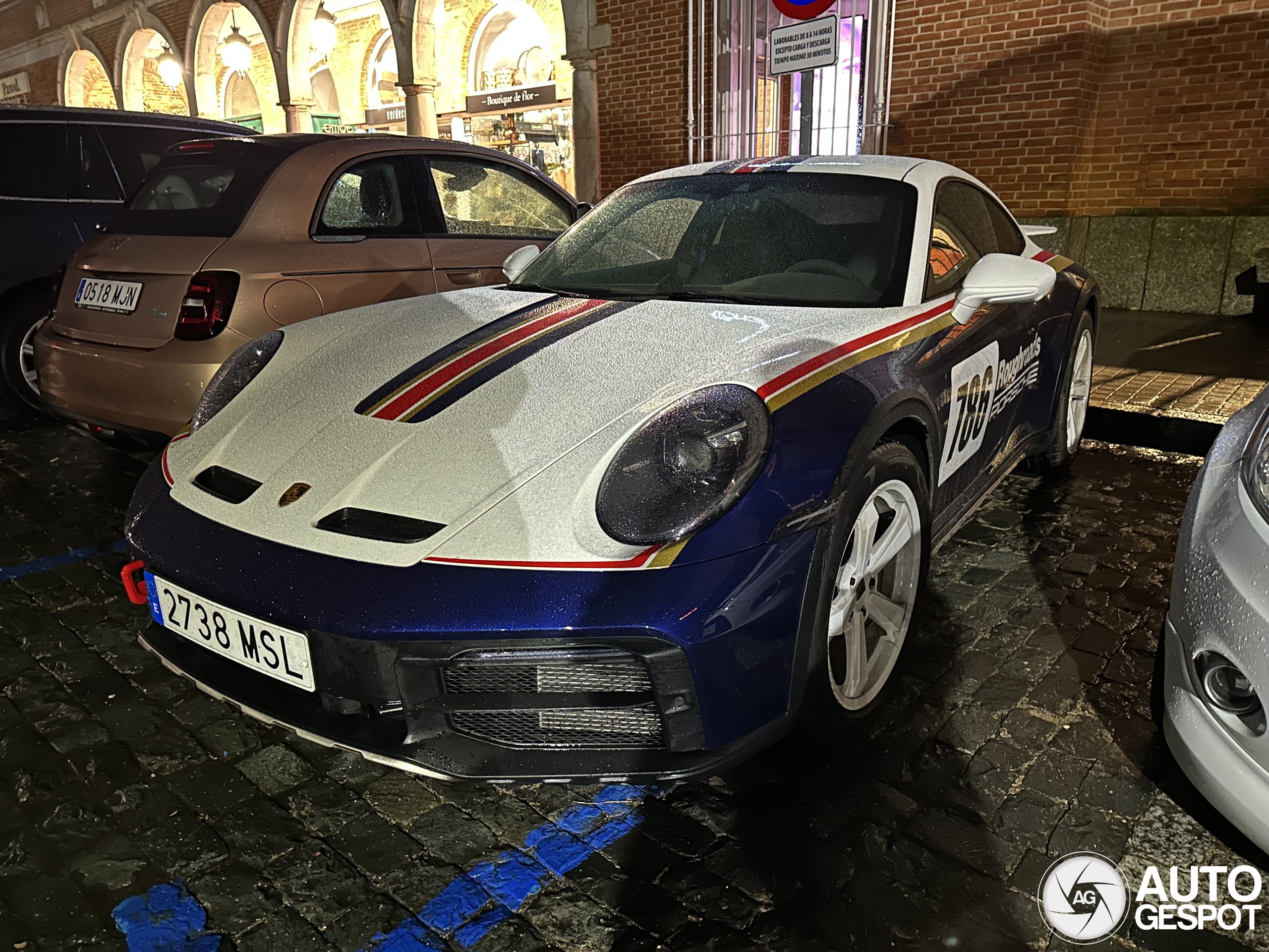 Porsche 992 Dakar
