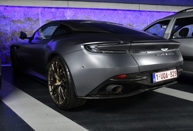 Aston Martin DB12