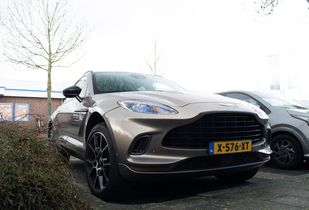 Aston Martin DBX