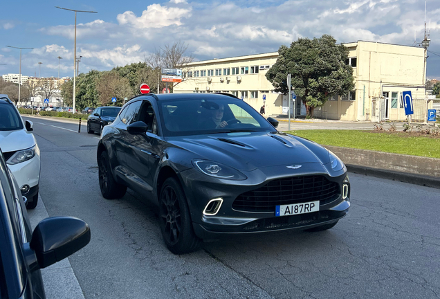 Aston Martin DBX