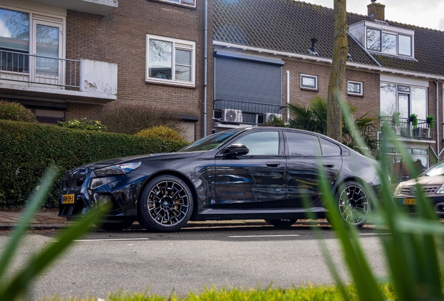 BMW M5 G90