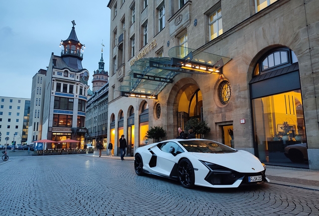 Lamborghini Revuelto