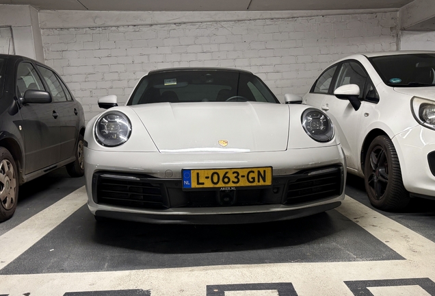 Porsche 992 Carrera 4S