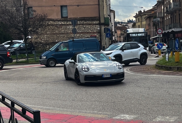 Porsche 992 Carrera 4S Cabriolet