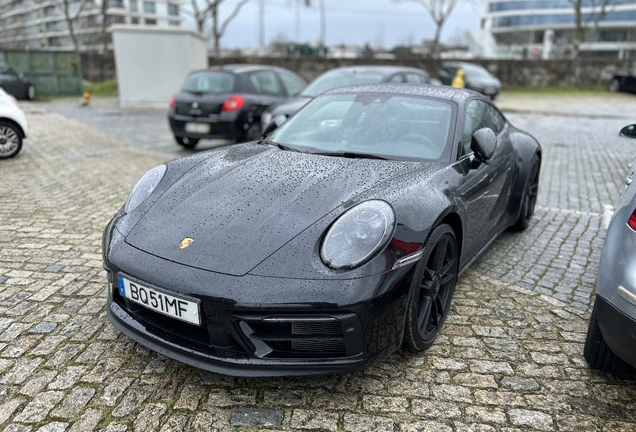 Porsche 992 Carrera GTS