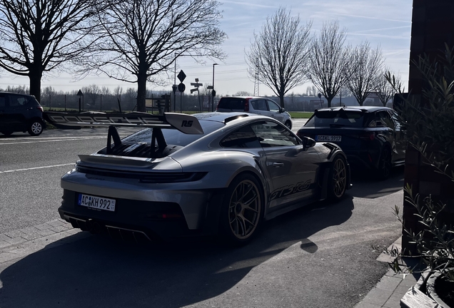 Porsche 992 GT3 RS Weissach Package