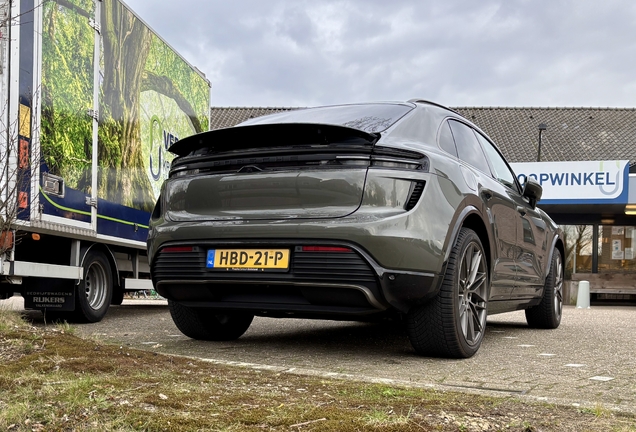 Porsche Macan EV Turbo