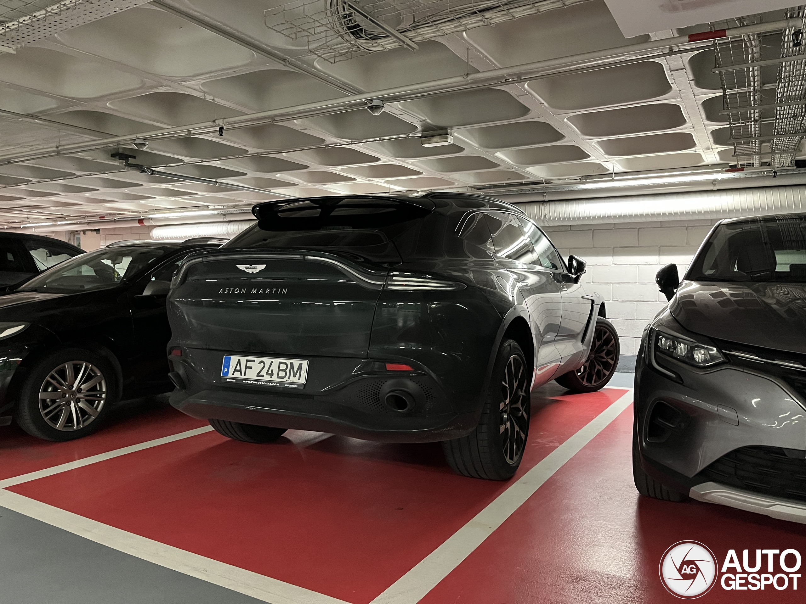 Aston Martin DBX