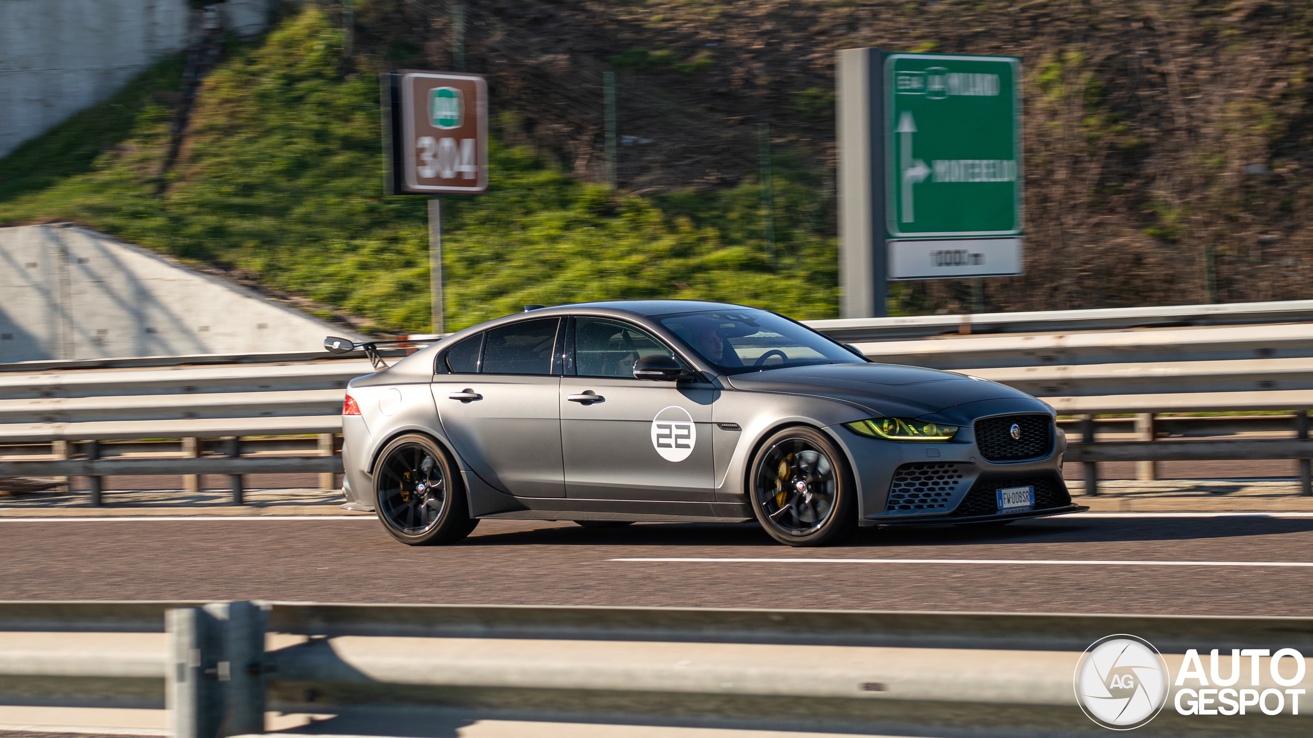 Jaguar XE SV Project 8