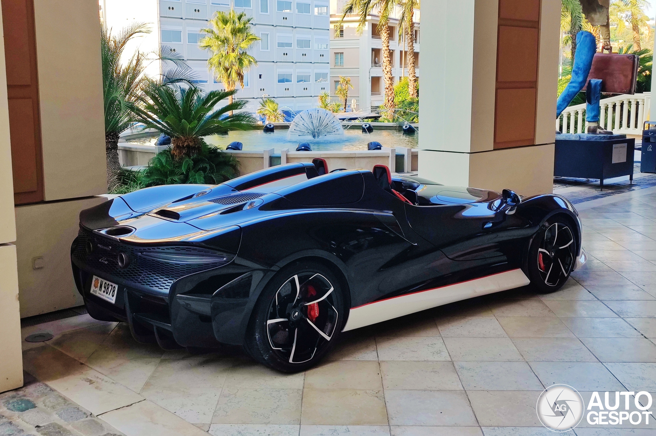 McLaren Elva op vakantie in Monaco