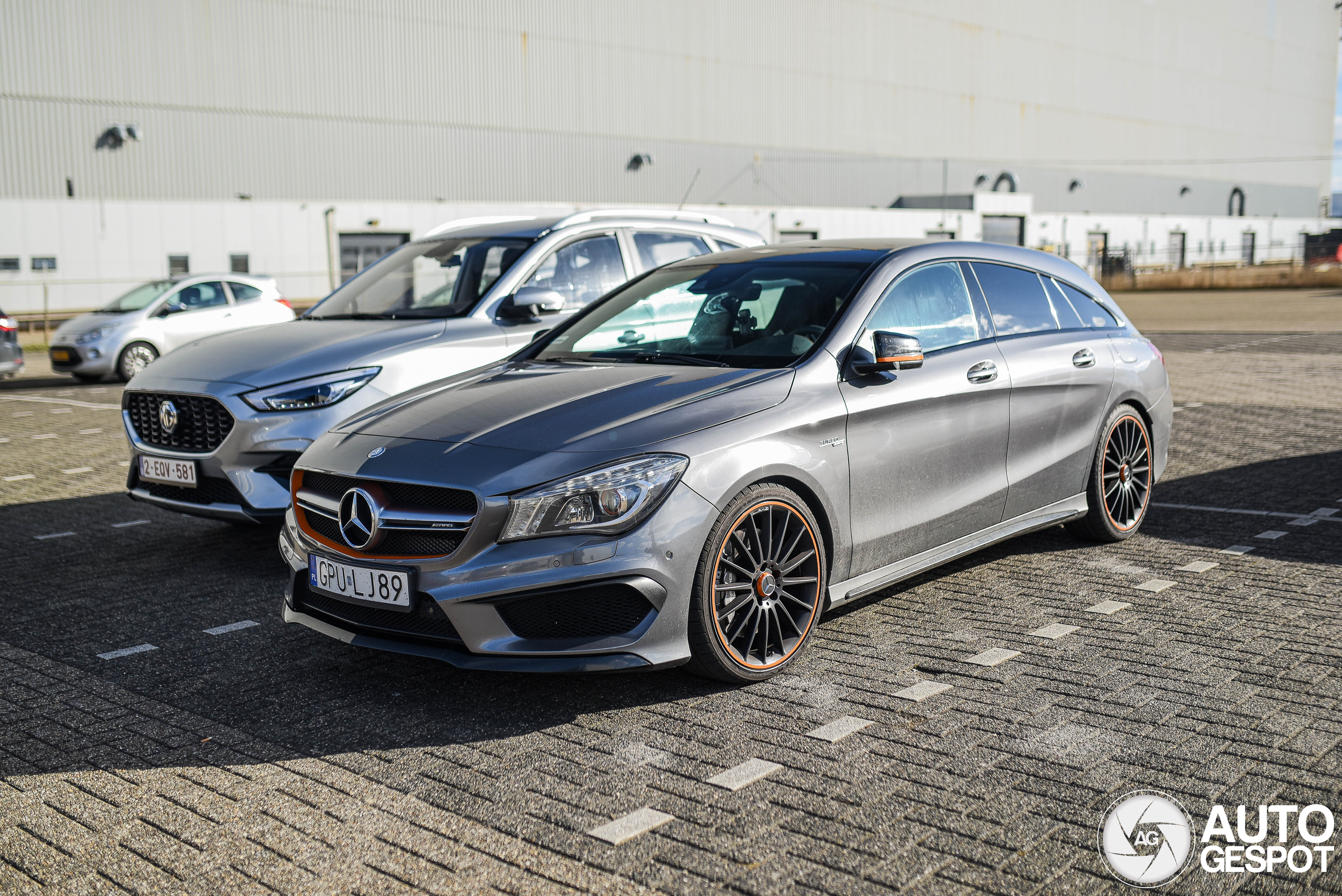 Mercedes-AMG CLA 45 Shooting Brake OrangeArt Edition