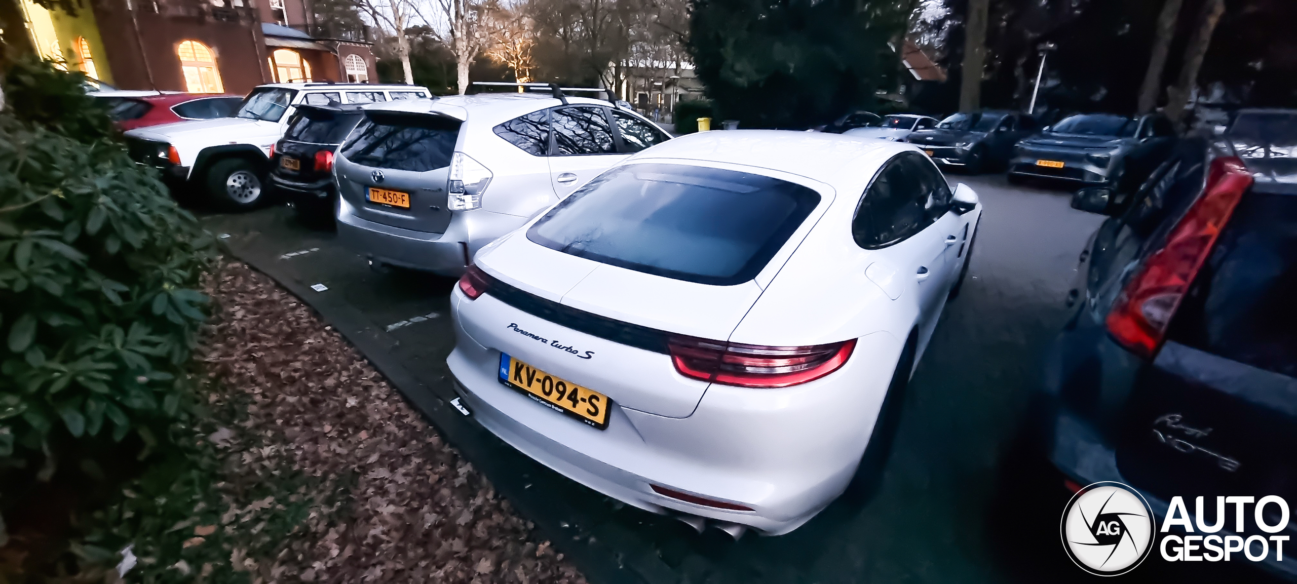 Porsche 971 Panamera Turbo