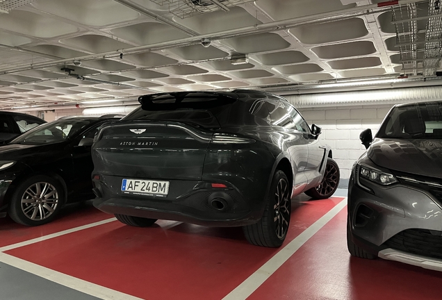 Aston Martin DBX