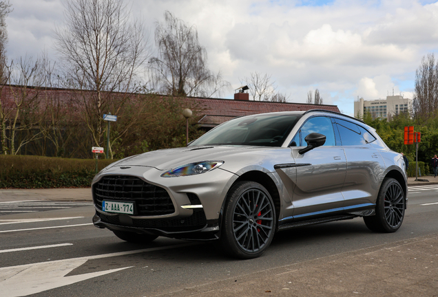 Aston Martin DBX707