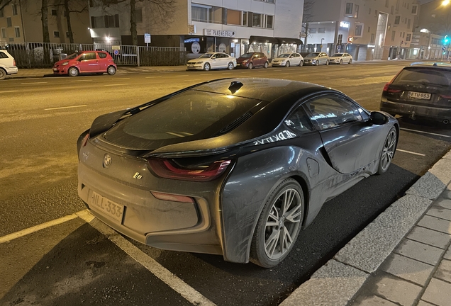 BMW i8