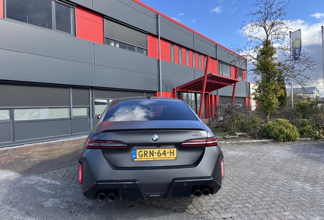 BMW M5 G90