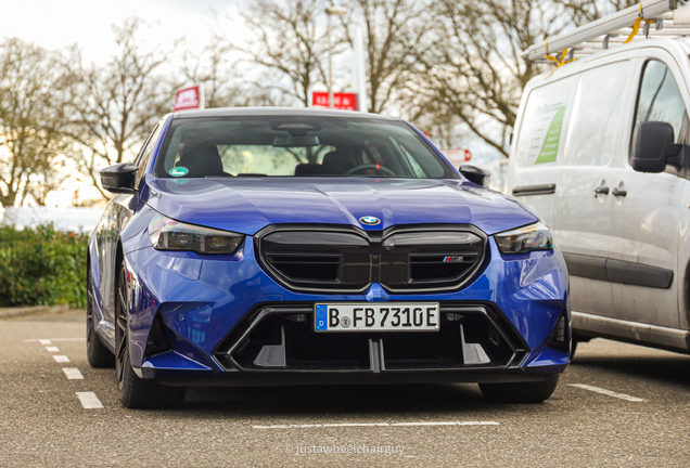 BMW M5 G90