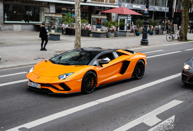 Lamborghini Aventador S LP740-4 Roadster