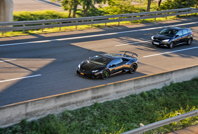 Lamborghini Huracán LP640-4 Performante