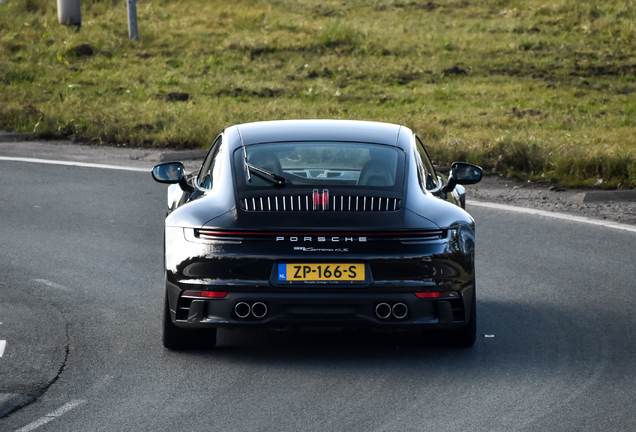 Porsche 992 Carrera 4S