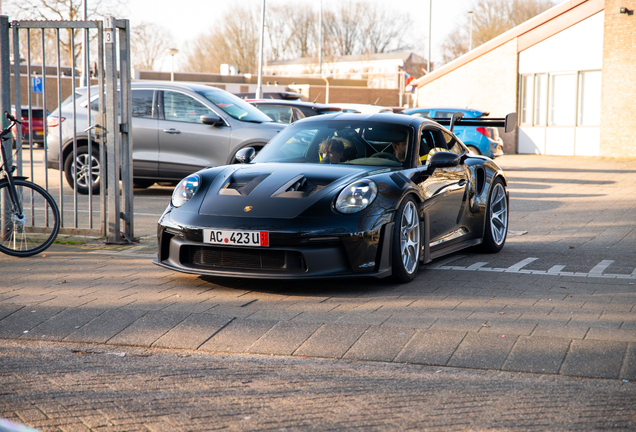 Porsche 992 GT3 RS Weissach Package