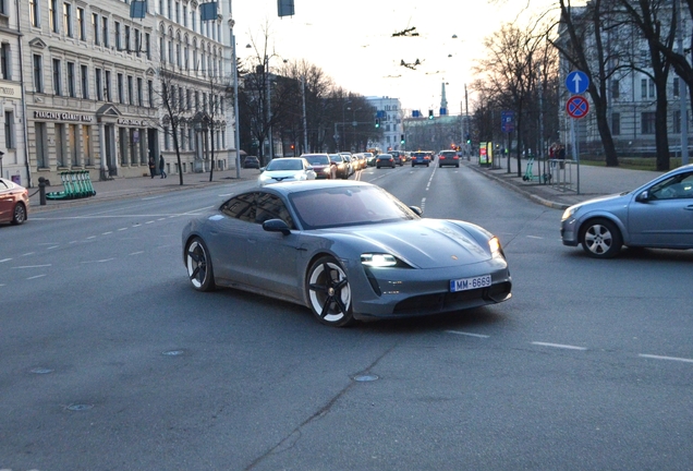 Porsche Taycan Turbo
