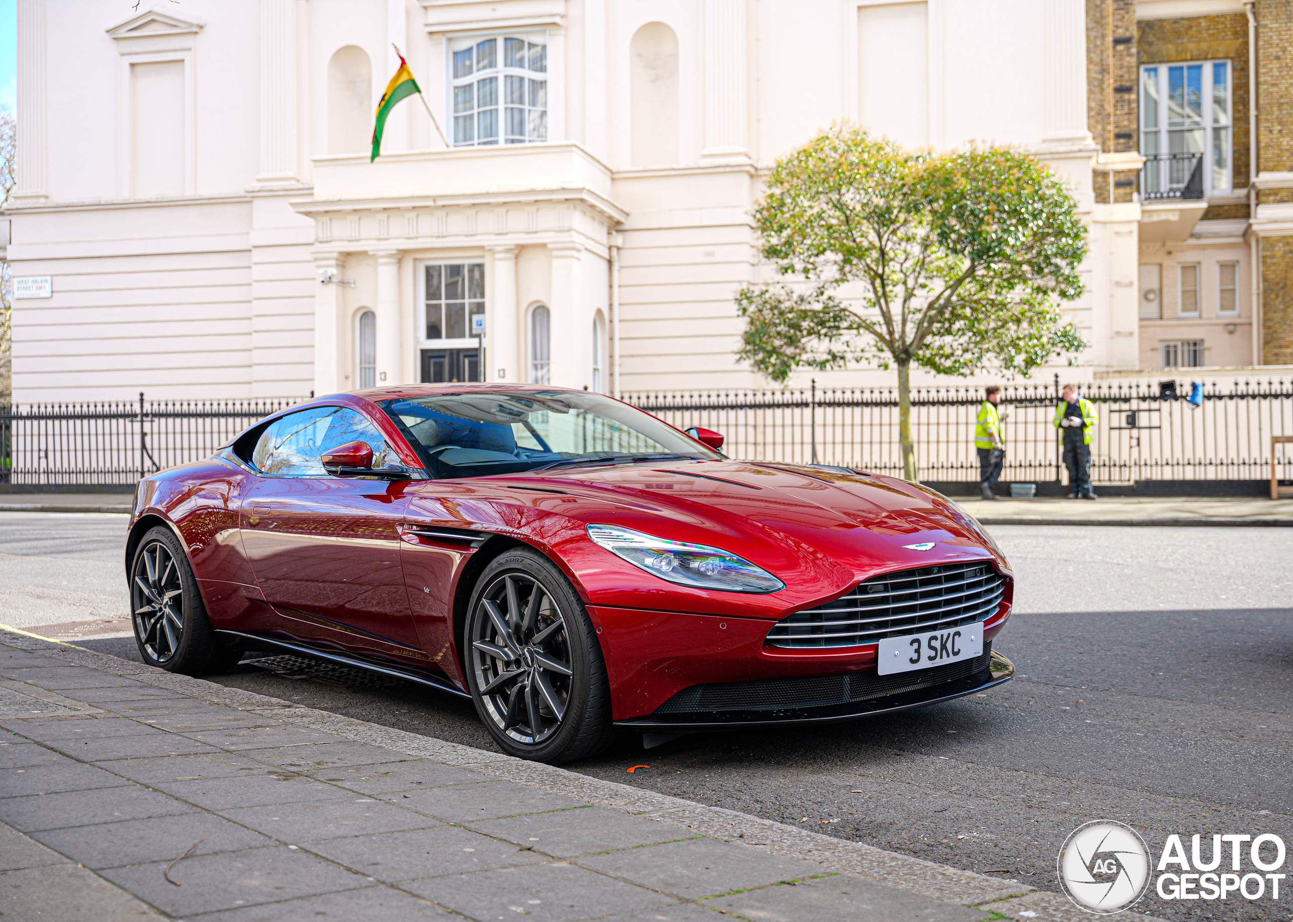 Aston Martin DB11
