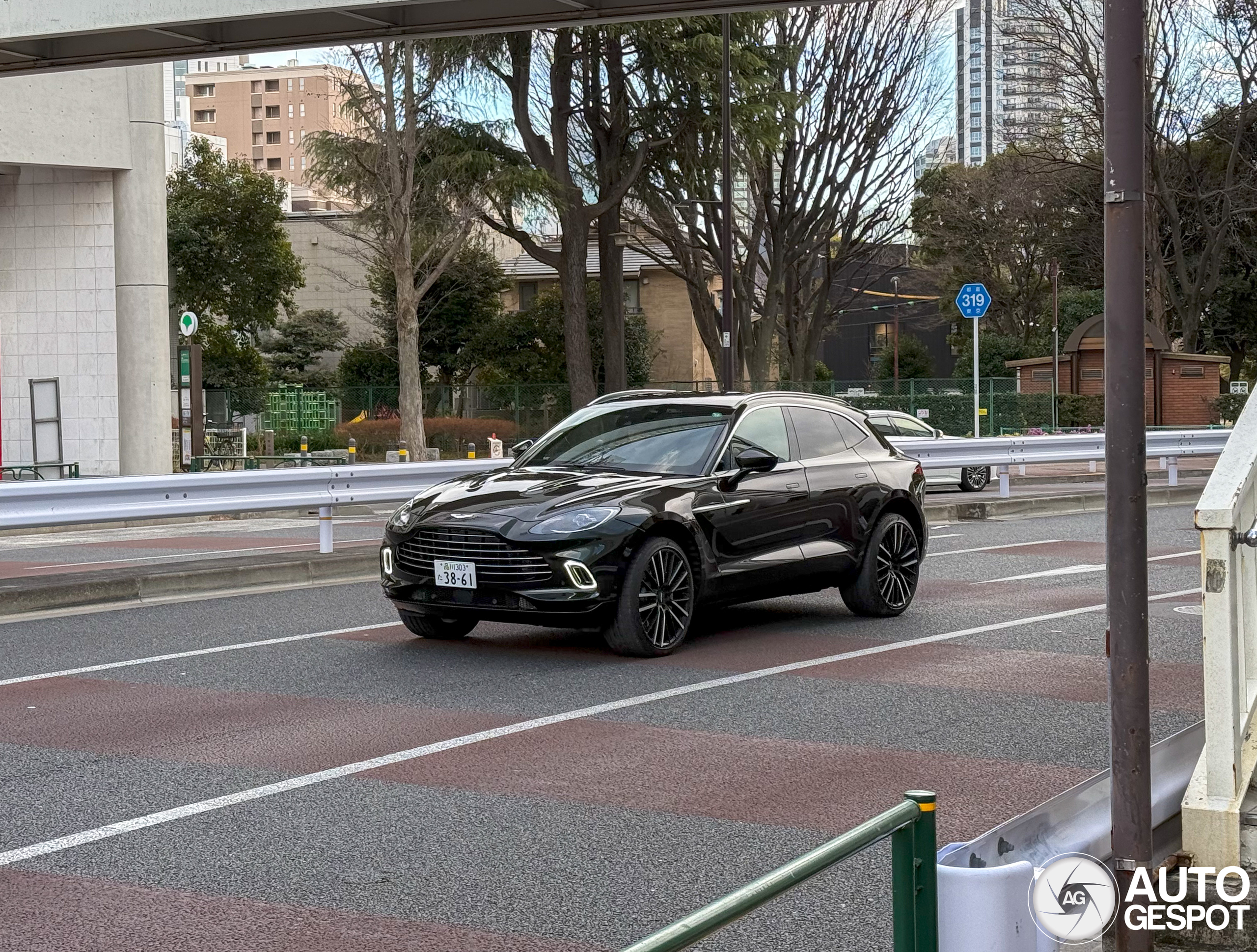 Aston Martin DBX