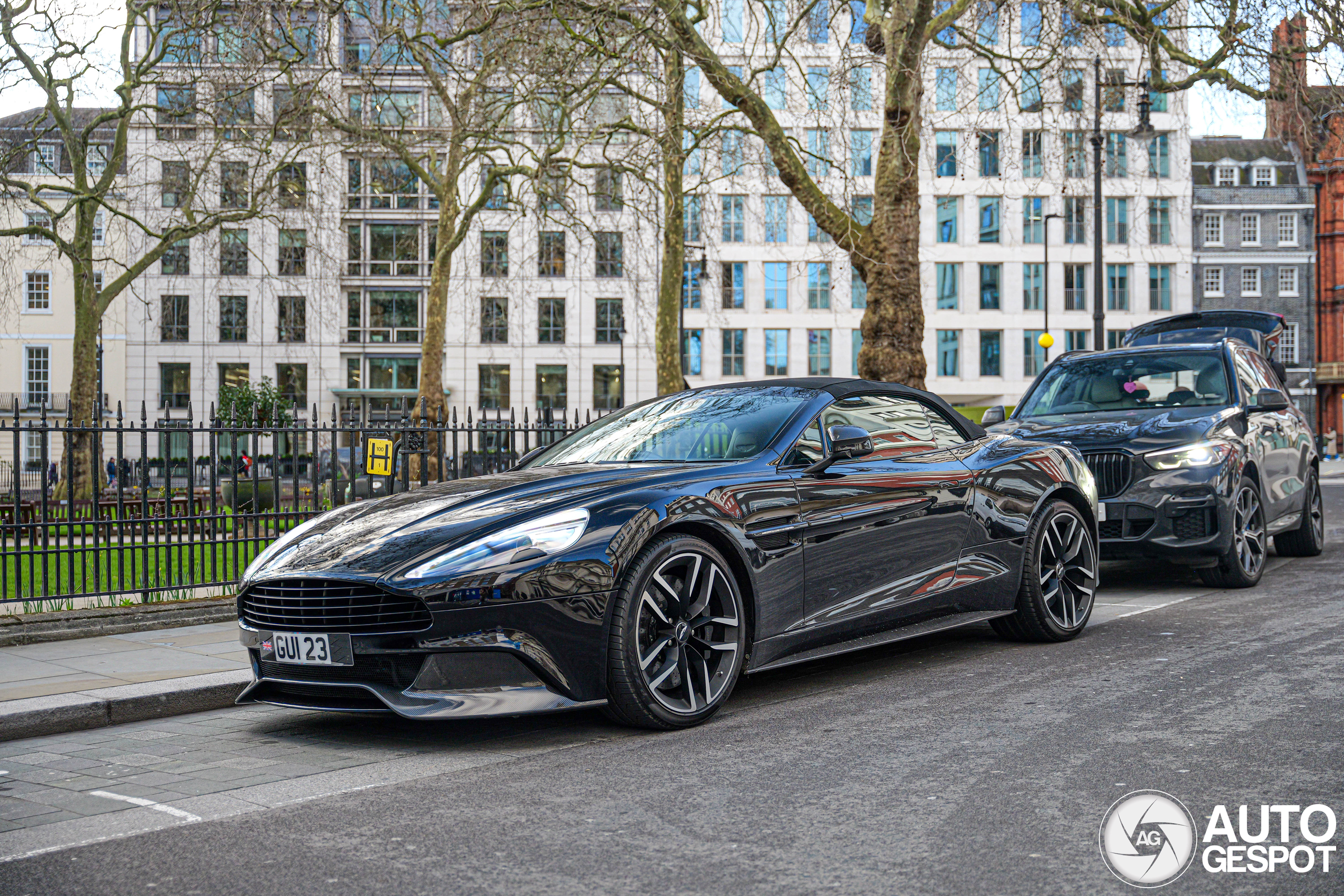 Aston Martin Vanquish Volante